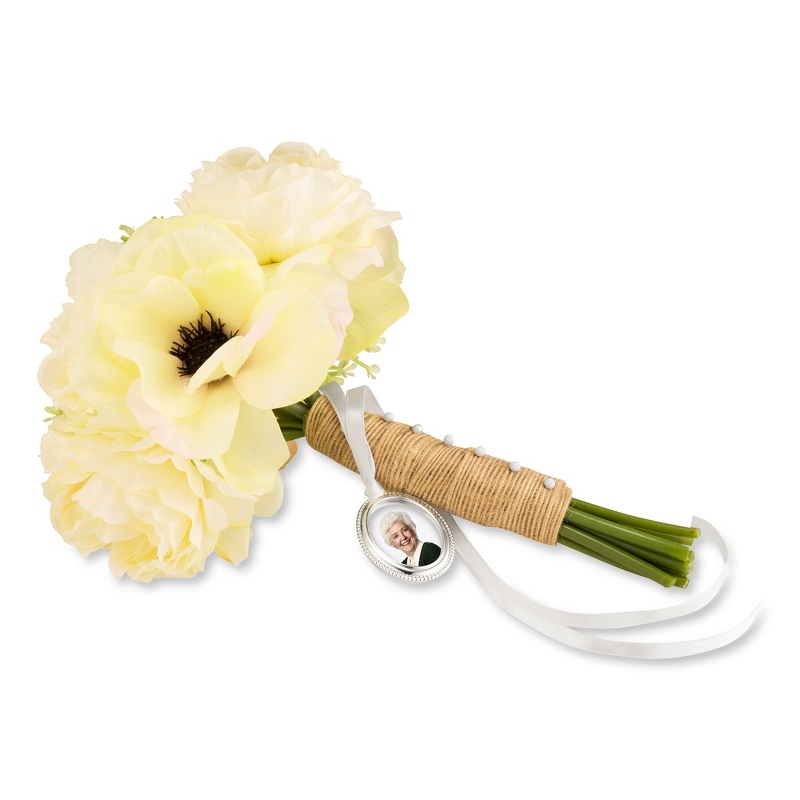 Image of Oval Bouquet Picture Charm